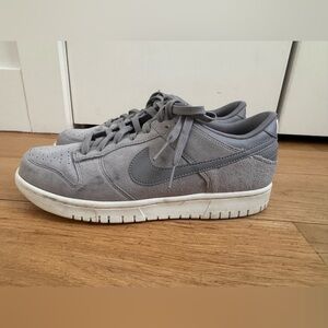 Nike Men's Classic Suede Gray Sneakers